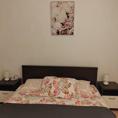 Apartments Sandra 1335 Пула Екстериор снимка