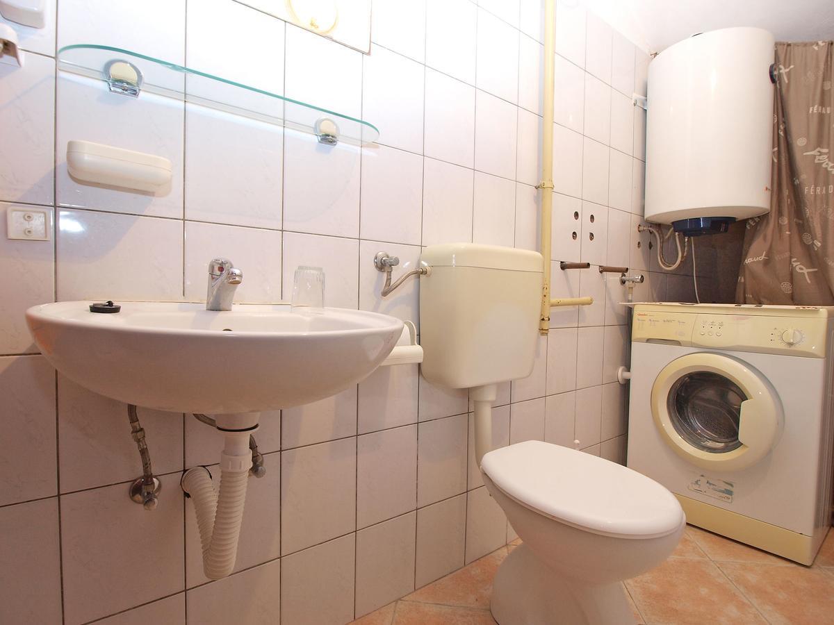 Apartments Sandra 1335 Пула Екстериор снимка