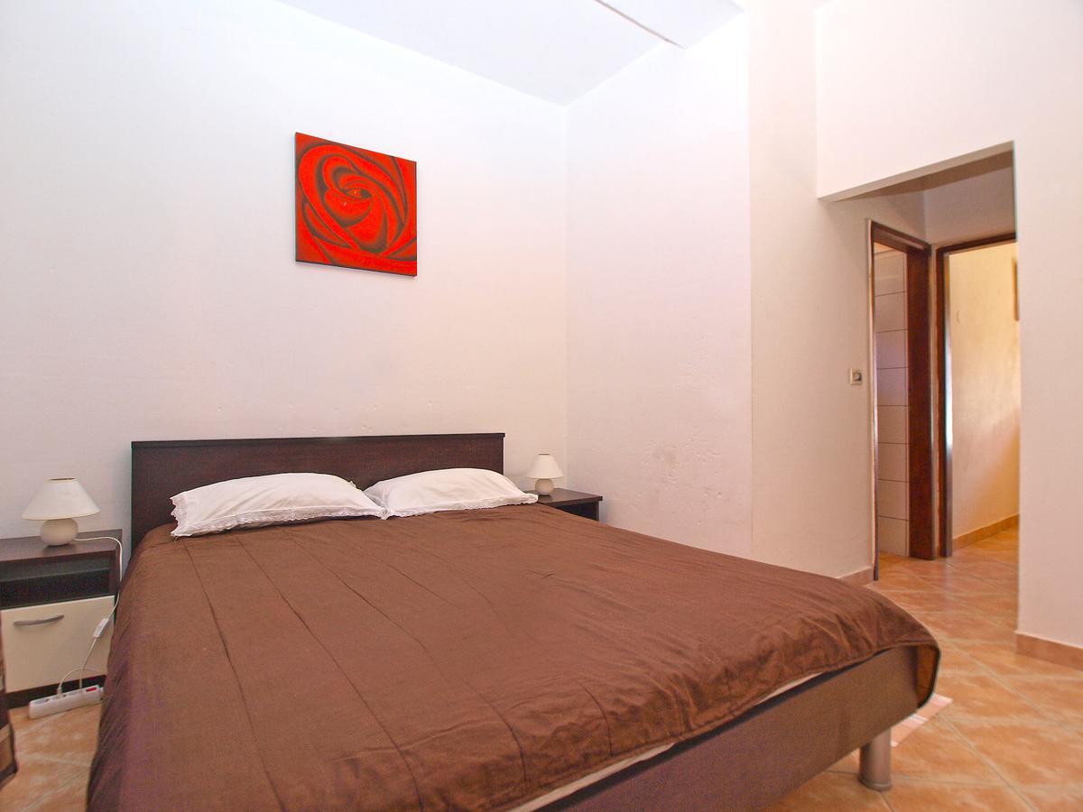 Apartments Sandra 1335 Пула Екстериор снимка